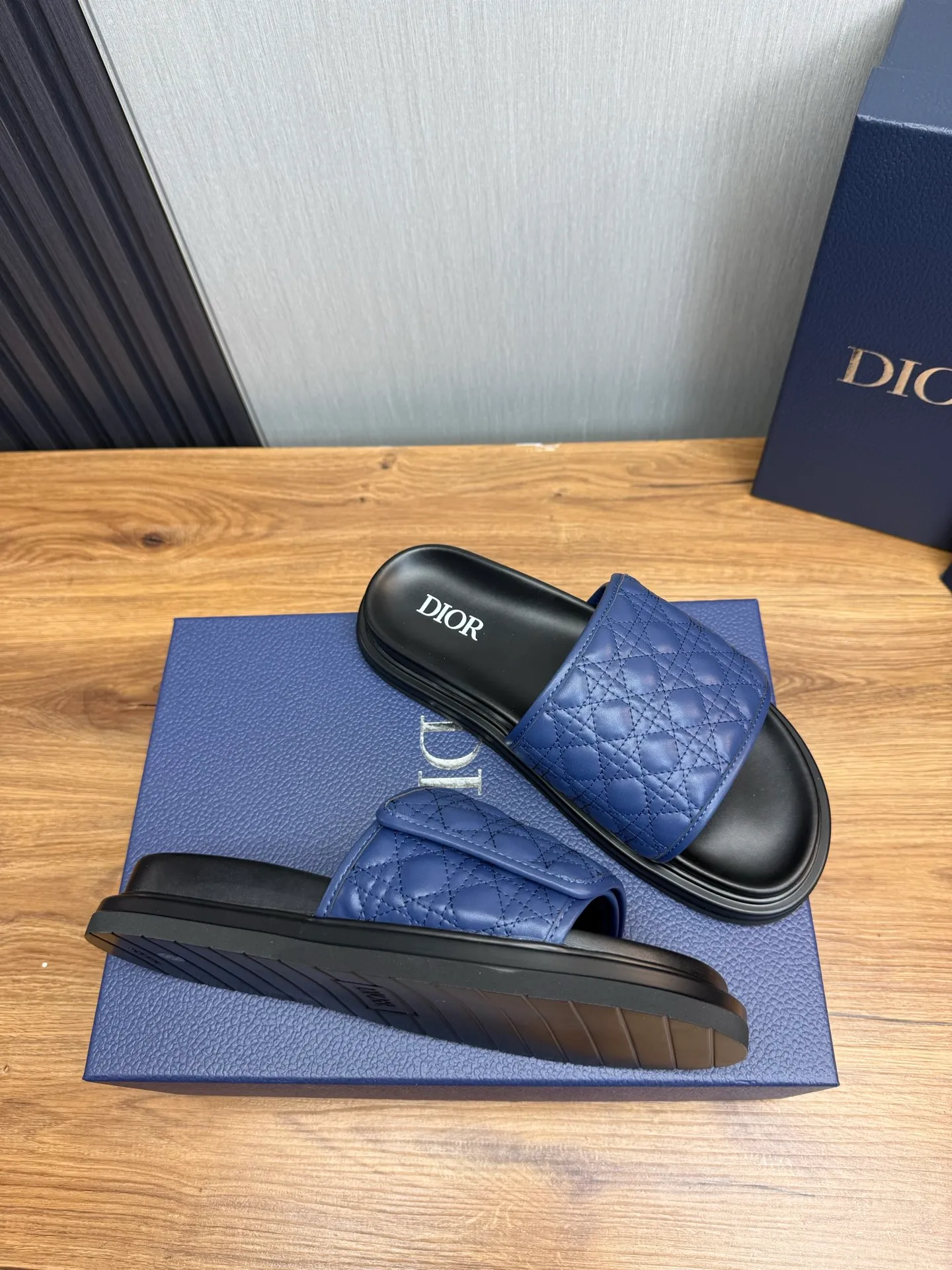 Men's shoes 💰280💰 Dior. Men's slippers 🩴Official website 1:1 production 38-45 yards 45 46 🉑️Customized original material shipped✅